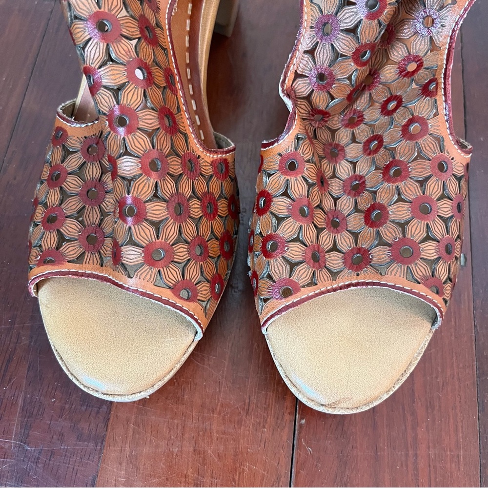 L’artiste by Spring Step Hibiskus Heeled Sandal EU 41 US 9.5 Tan Floral Leather - Picture 3 of 14